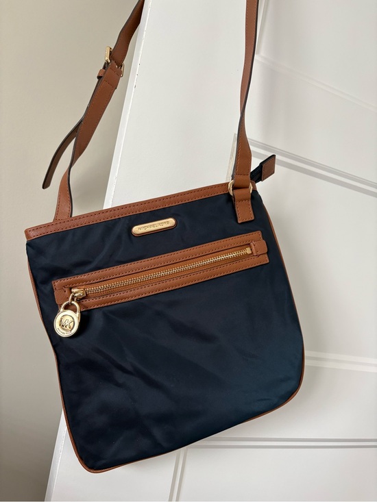 Michael Kors Handbags - Michael Kors Kempton Crossbody Bag